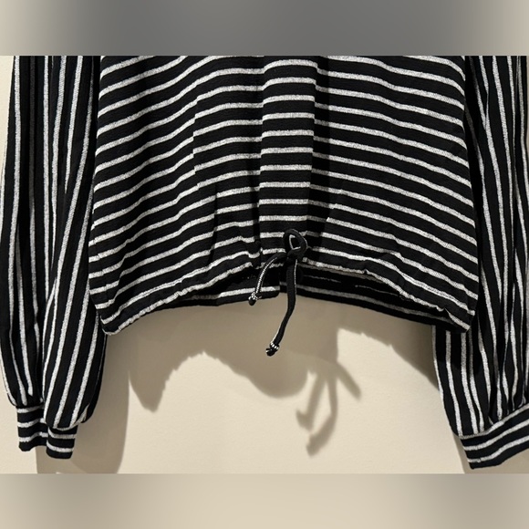 Forever 21 L Cropped Black & White Striped Sweater w/ Drawstring Waist - Picture 3 of 9